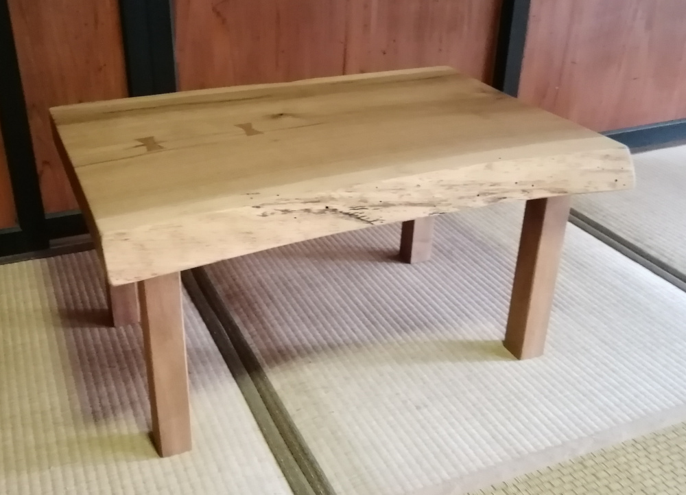楢のリビングテーブル